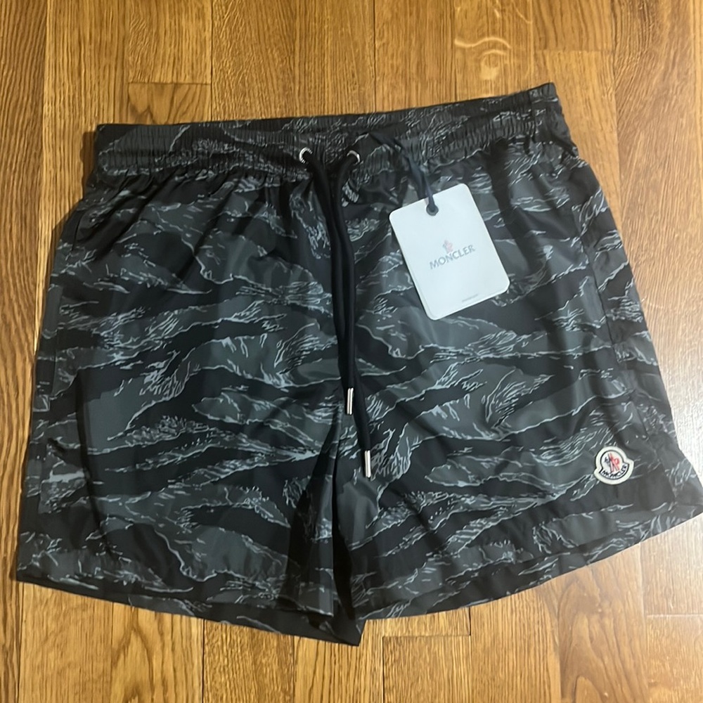 NEW MONCLER MEN SWIM TRUNKS SIZE XL $360